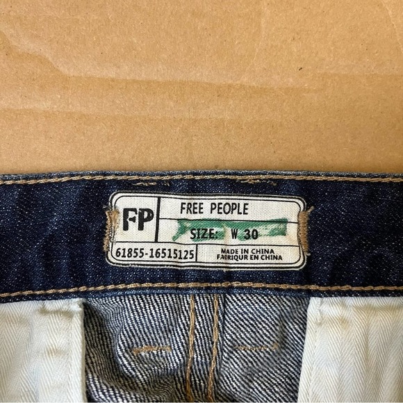 🆕 Free People Sweet Surrender Dark Denim Lace Shorts - Picture 10 of 11